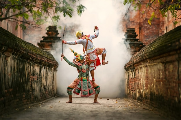 Hanuman e Tos-Sa-Kan, Khon Thai, dança tradicional tailandesa, drama Ramayana tradicional no Templo Mahayana na província de Phra Nakhon Si Ayutthaya.