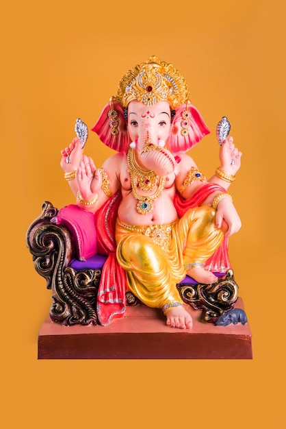 Happy Ganesh Chaturthi Grußkarte mit Foto von Lord ganapati Idol