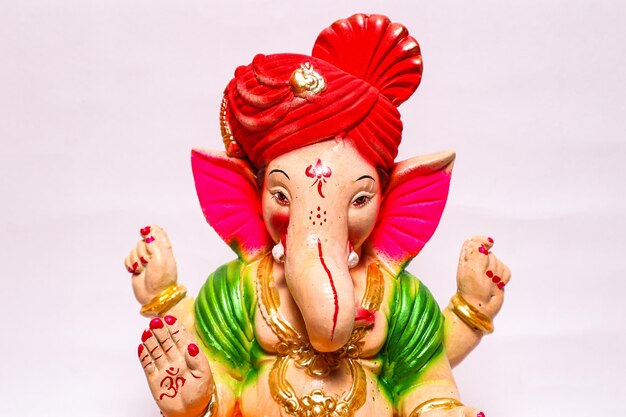 Happy Ganesh Chaturthi Grußkartendesign mit Lord Ganesha Idol