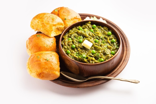 Hariyali green pav bhaji é uma variação de um tradicional pav bhaji feito com vegetais folhosos