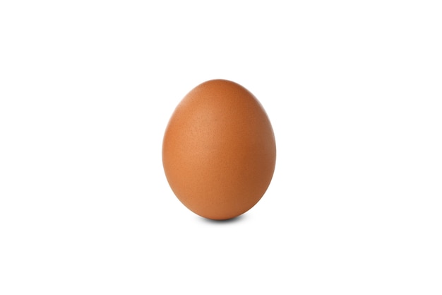 Hart gekochtes Ei isoliert auf Weiß