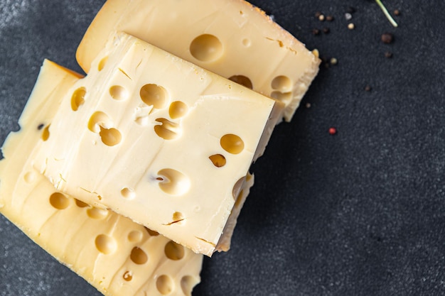 hartkäse frisch diätetische gesunde mahlzeit essen snack auf dem tisch kopieren raum essen hintergrund