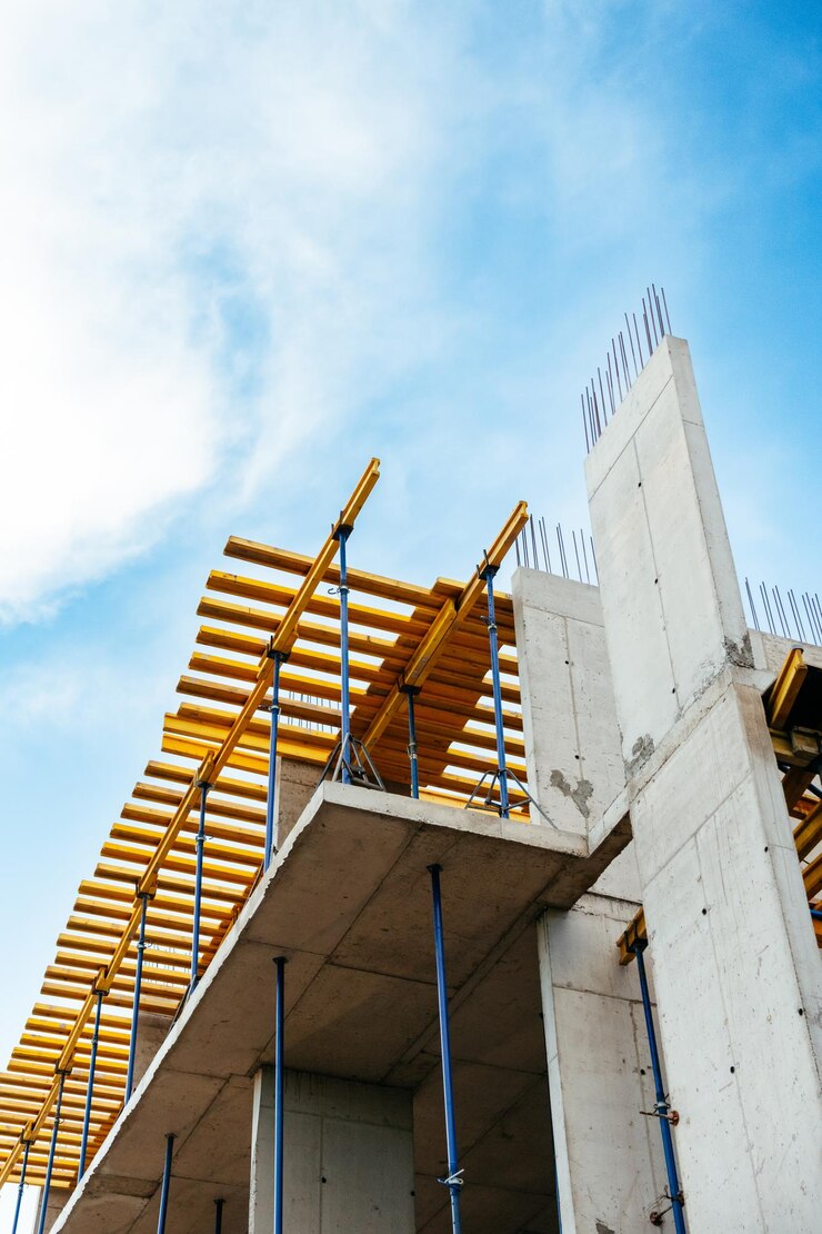 Haus oder Villa im Bau unter Verwendung moderner Technologien des monolithischen Baus
