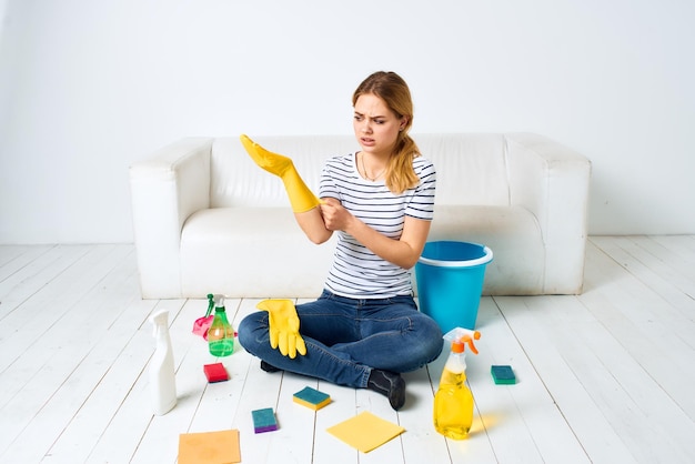 Hausfrau Waschmittel Innenraum Arbeit Lebensstil Hygiene Innenraum Hochwertiges Foto