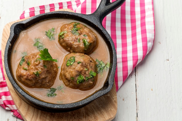 Hausgemachte Albondigas mit spanischer Sauce