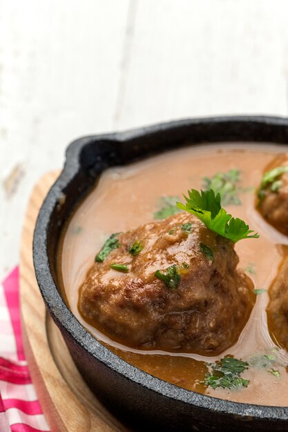 Hausgemachte Albondigas mit spanischer Sauce