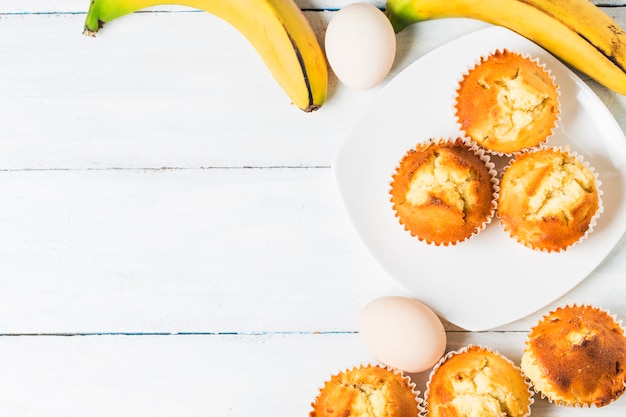 Hausgemachte Bananenmutter Muffins Bereit zum Essen