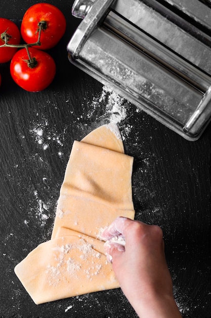 Hausgemachte Bio-Pasta mit Zutaten