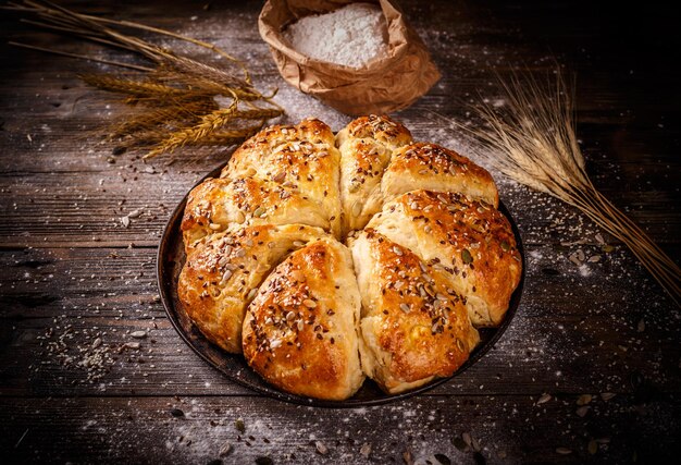 Hausgemachte Dreiecksbrötchen