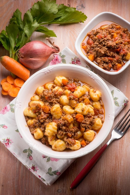 Hausgemachte Gnocchi mit Ragoutsauce