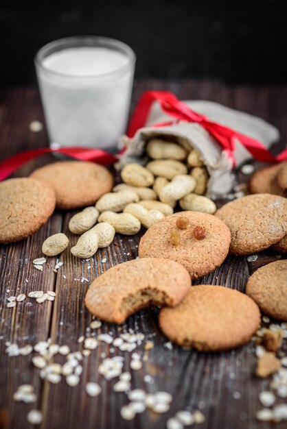 Hausgemachte Haferkekse mit Rosinen