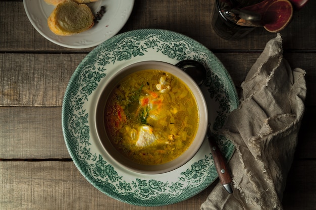 Hausgemachte Hühnernudelsuppe