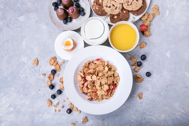 Hausgemachte Müsli Frühstück