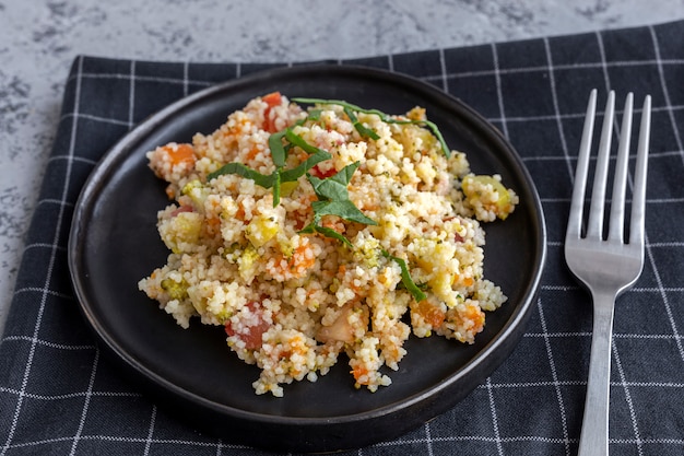 Hausgemachter vegetarischer Couscous