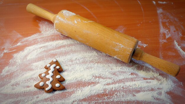 Foto hausgemachtes backen von weihnachtsplätzchen in der küche