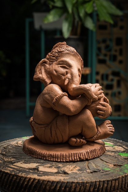 Hausgemachtes umweltfreundliches Ganesha oder Ganpati Idol für Ganesh Chaturthi oder Festival