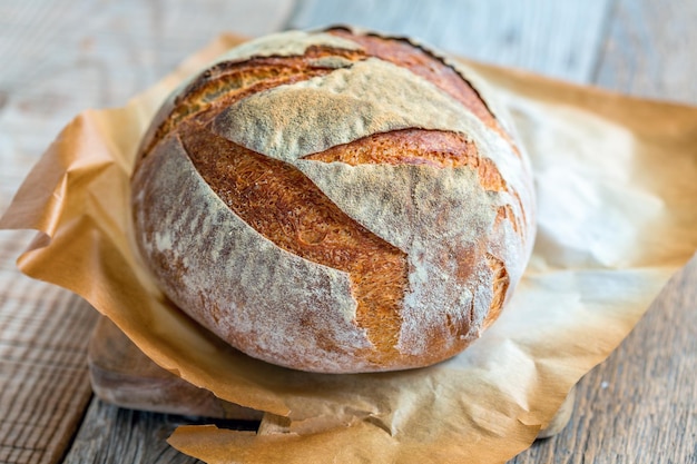 Hausgemachtes Weizenbrot zu Sauerteig