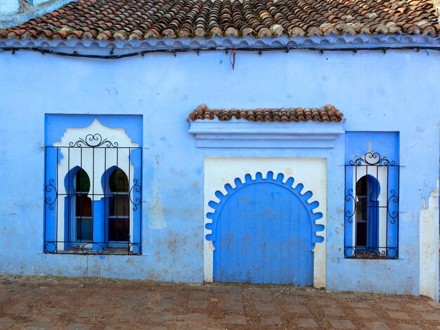 Hauswand auf der blauen Straße Chefchaouen