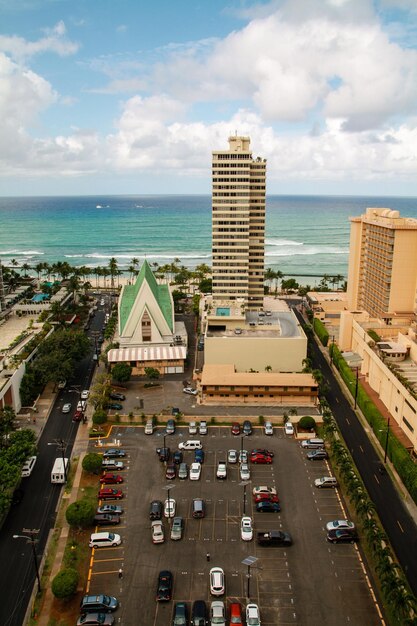 Foto hawaiianisches landschaftsfoto mit hotel und waikiki beach