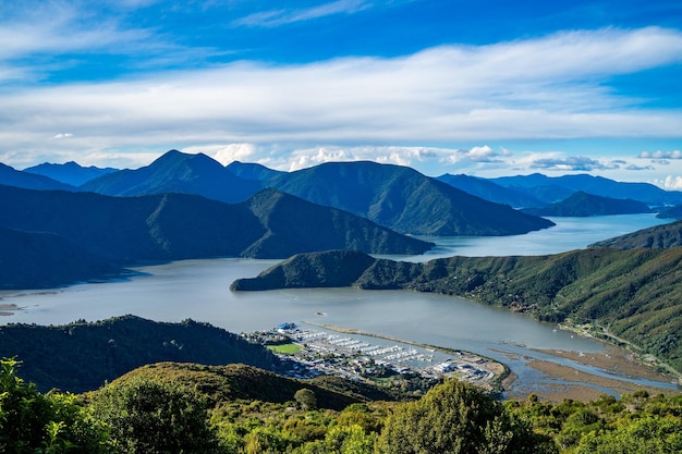 Hawkes Lookout mit schöner Beleuchtung während der goldenen Stunde