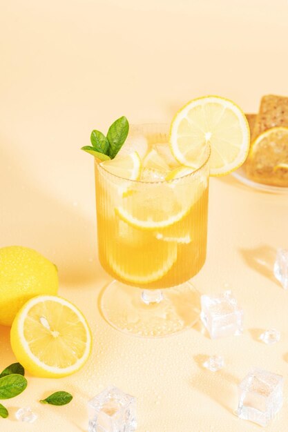 Haz y prepara refrescante limonada en casa La limonada casera más fácil