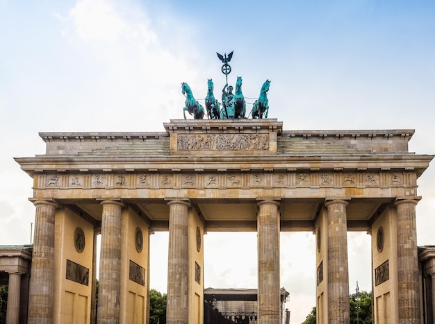 HDR Brandenburger Tor Puerta de Brandenburgo en Berlín