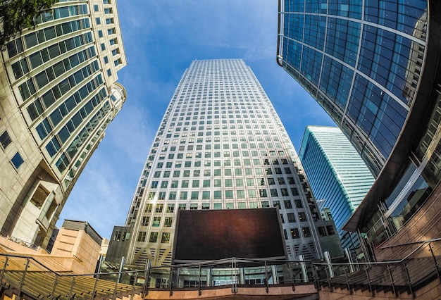 HDR Canary Wharf-Skyline in London