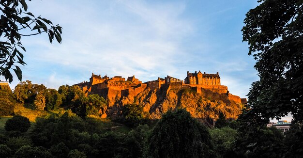 HDR Castillo de Edimburgo al atardecer