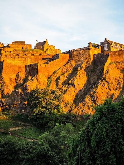 HDR Castillo de Edimburgo al atardecer