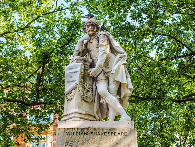 HDR estatua de Shakespeare en Londres