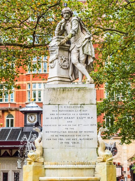 HDR estatua de Shakespeare en Londres