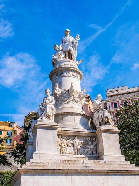 HDR Monumento a Colón en Génova