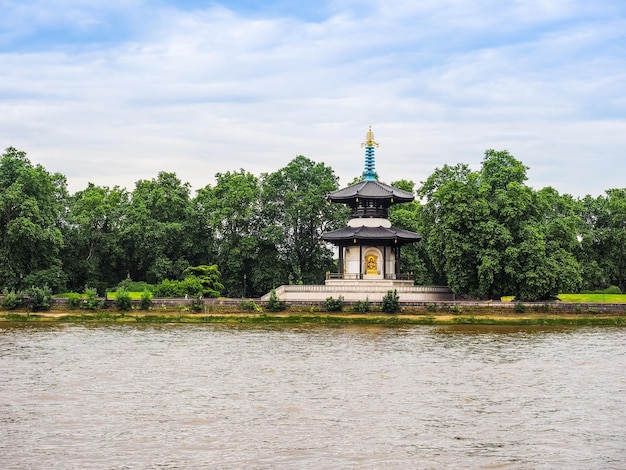 HDR Peace Pagoda em Londres