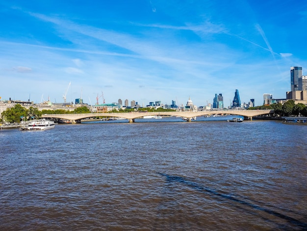 HDR Puente de Waterloo en Londres