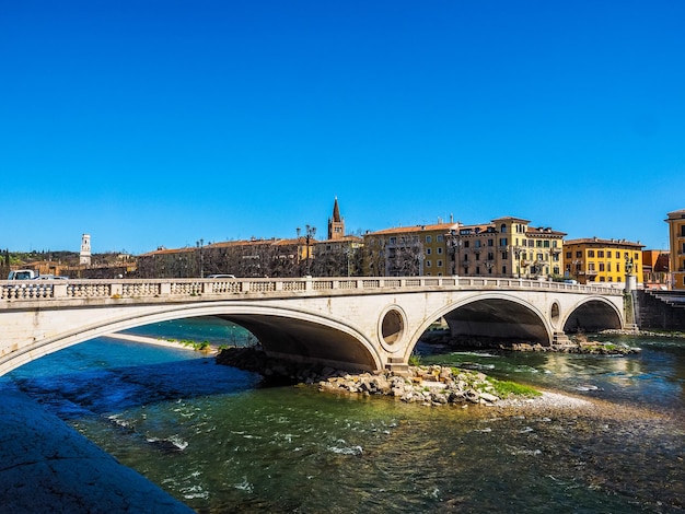 HDR Rio Adige em Verona