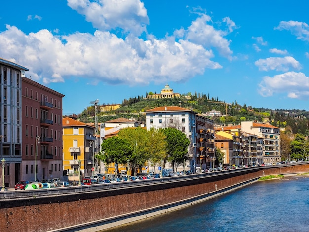 HDR Rio Adige em Verona