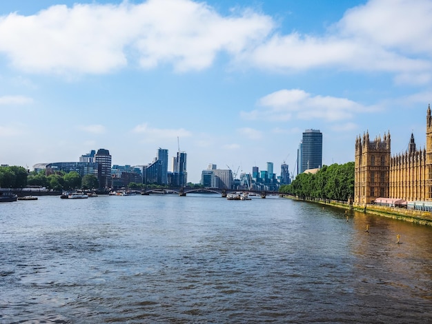 HDR Rio Tamisa em Londres