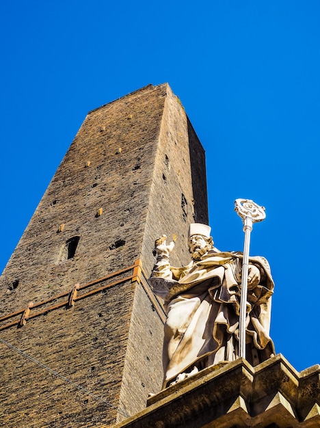 HDR San Petronio-Statue in Bologna