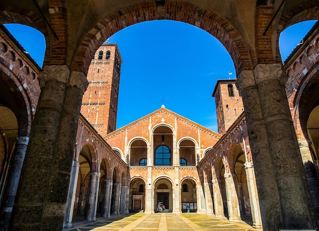 HDR Sant Ambrogio igreja Milão