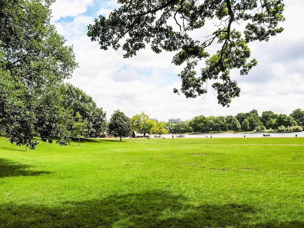 HDR Serpentine Lake Londres