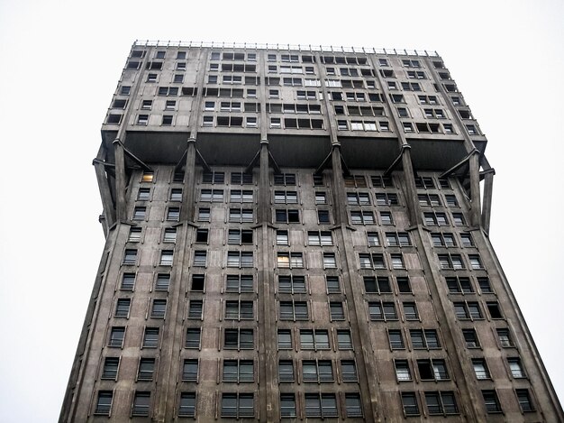 Hdr torre velasca em milão