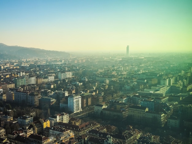 HDR vista aérea de Turim com poluição atmosférica