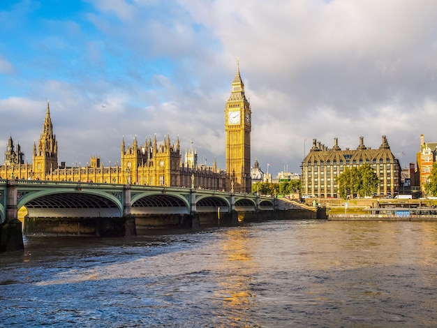 HDR-Westminster-Brücke in London