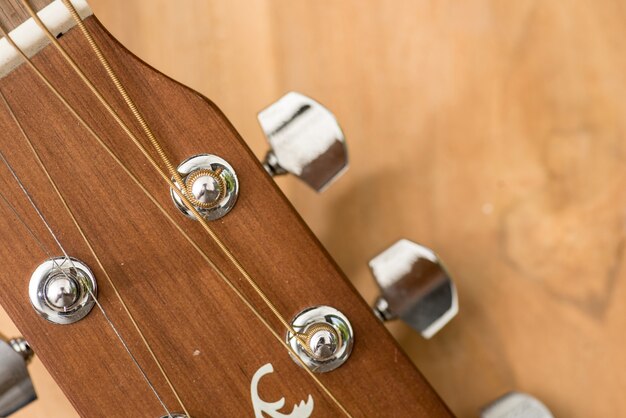 Headstock da guitarra de seis cordas