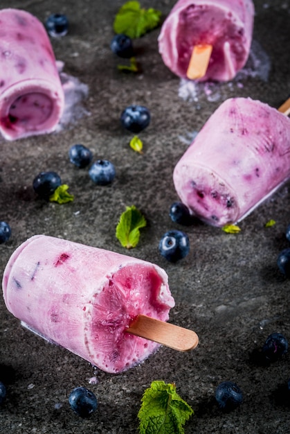 Heidelbeer-Joghurt-Eis am Stiel