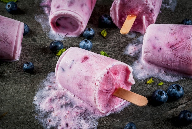 Heidelbeer-Joghurt-Eis am Stiel