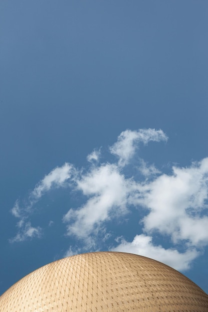 Heißluftballon und blauer Himmel im Hintergrund