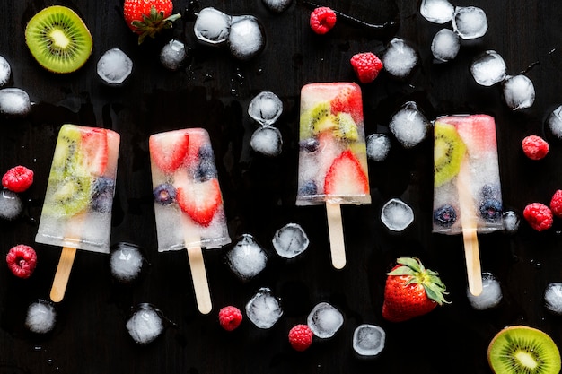 Helado de bayas frescas hechas en casa