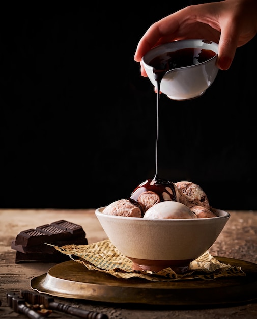 helado de chocolate con nueces