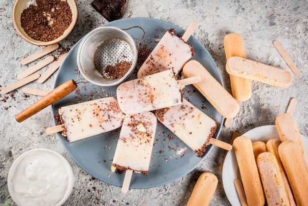 Helado de helado de paletas de tiramisú